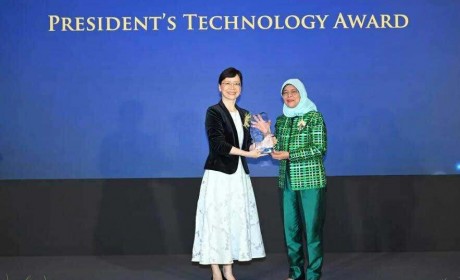 NTU王蓉教授荣获新加坡总统科技奖