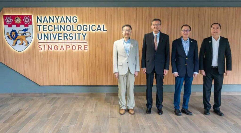 新加坡南洋理工大学校友捐赠300万新元给大学设立新的AI教授席位