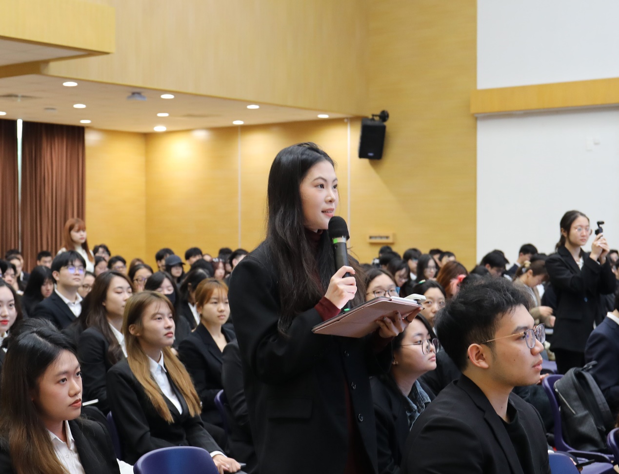 澳门中国旅行社股份有限公司董事长张健中在澳门科技大学举办讲座